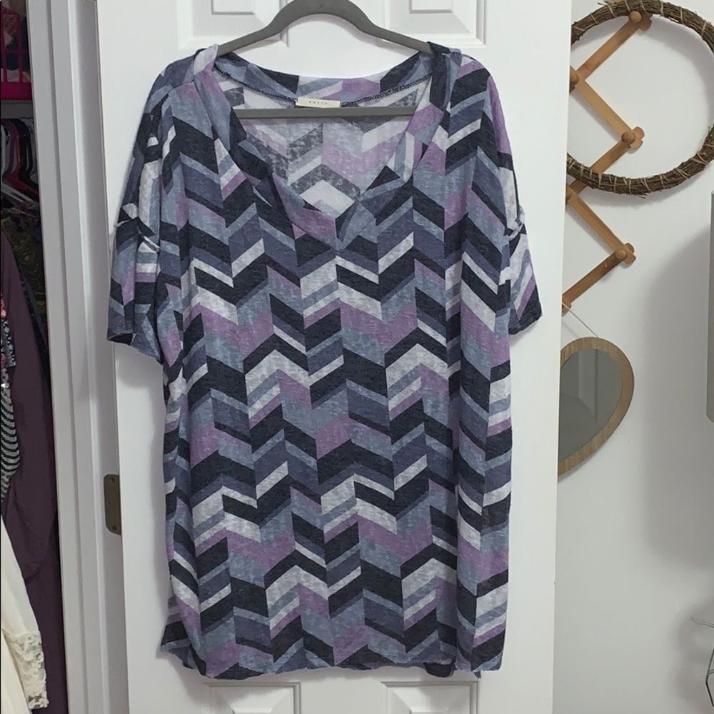 Entro Womens Large Chevron Tunic Top V-Neck Short Sleeve Purple Grey Poly Rayon